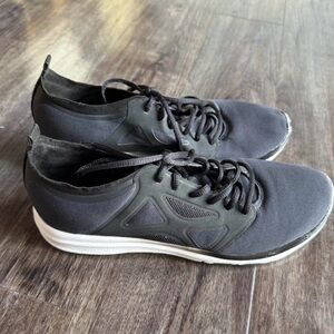 Men's Black Athletic Lace-Up Sneakers